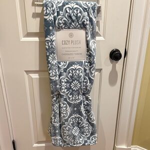NWT- Premium Throw Blanket - Blue Gray and White